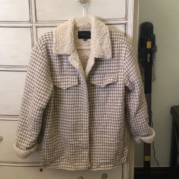 Sweet Rain Off-White Textured Jacket - Picture 1 of 3